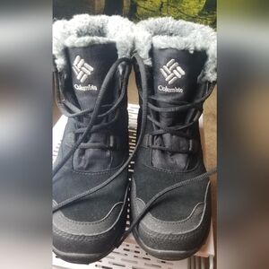 Columbia Women's Ice Maiden Shorty Hiking Boots